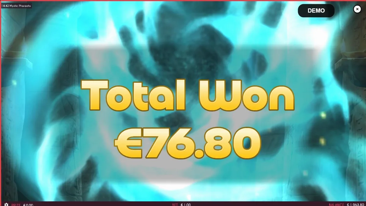 Interface do jogo de slot Mystic Pharaoh com símbolos egípcios e design dourado